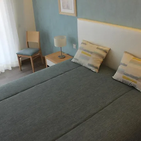 Turisticos Da 4* נאזרה