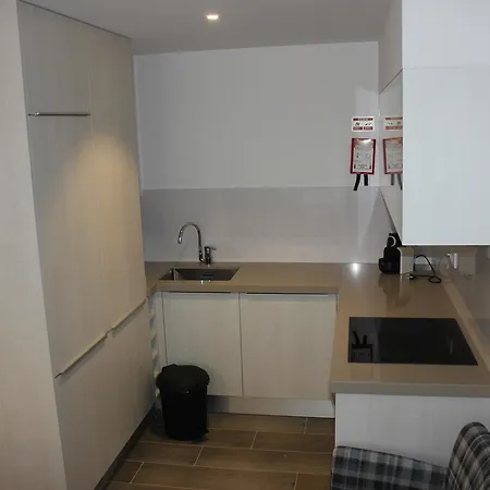 מלון דירות Turisticos Da נאזרה