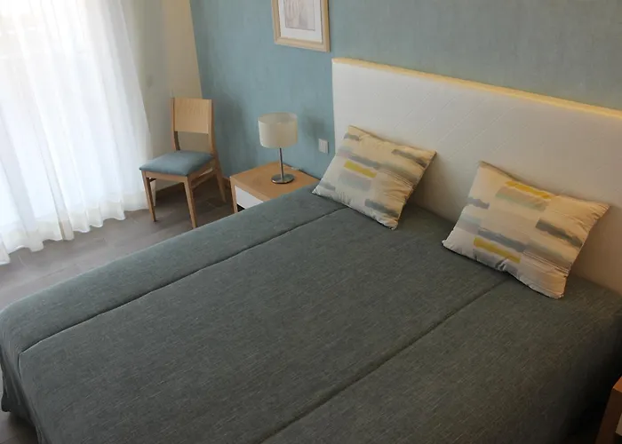 Turisticos Da 4* נאזרה