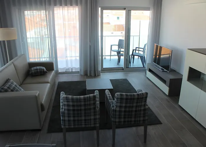 Turisticos Da 4* נאזרה